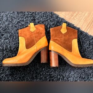 Beautiful leather Lauren boots